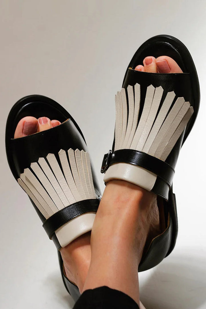 Lucrezia | Elegante sandaler med plateau og moderne frynser.