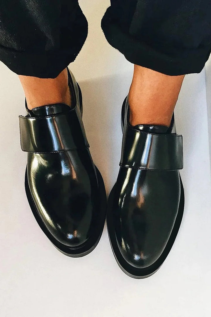 Iris | Elegante, blanke loafers med rem – for en fejlfri stil.