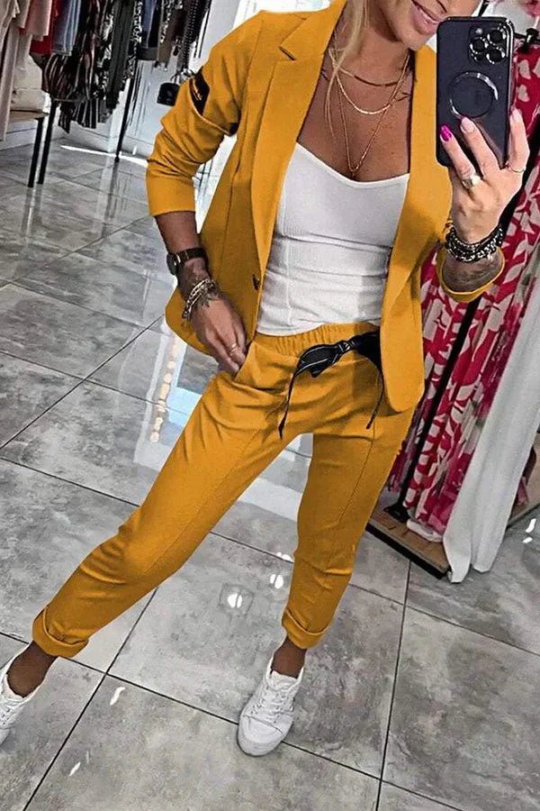 Ksenia | Skræddersyet sæt med blød blazer og afslappede joggers