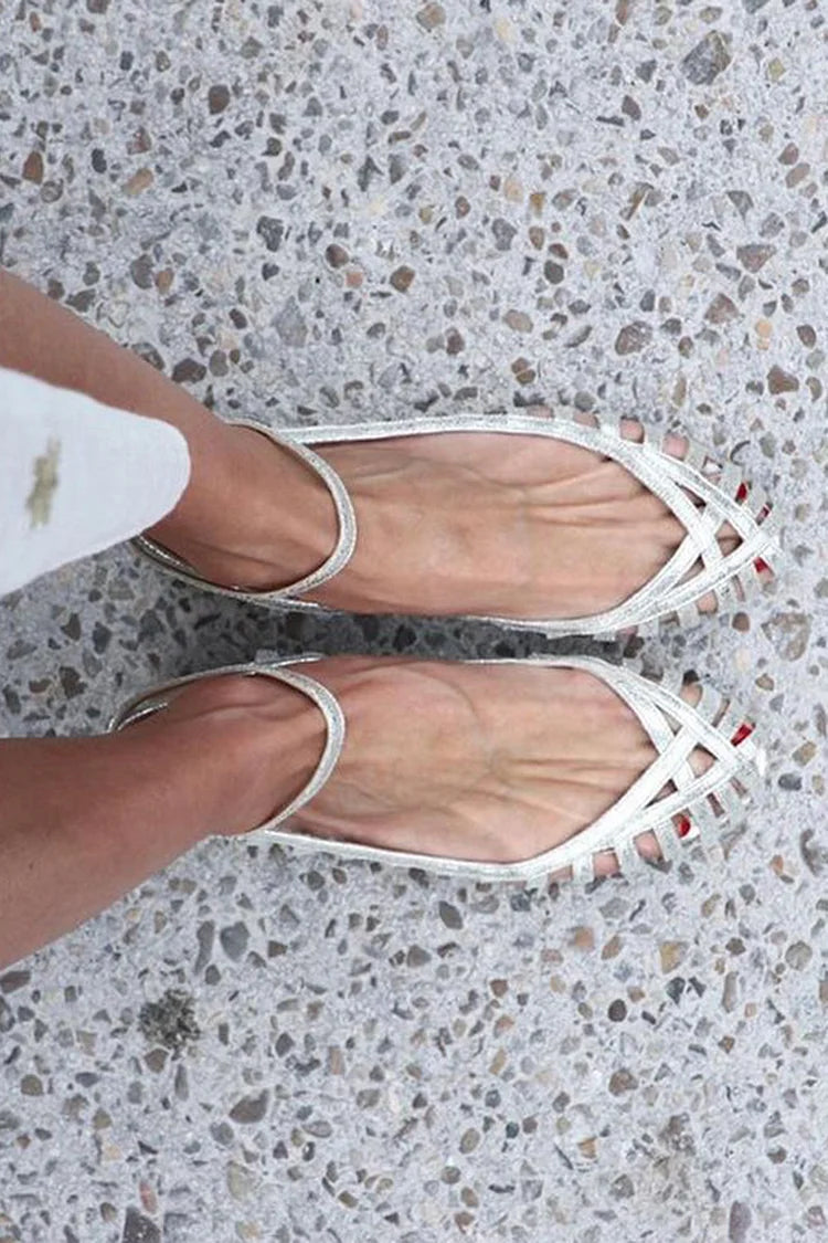 Giada| Elegant flettet ballerina med rem – til en sofistikeret stil.