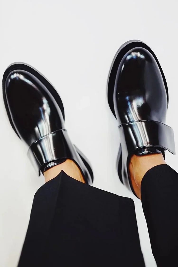 Iris | Elegante, blanke loafers med rem – for en fejlfri stil.