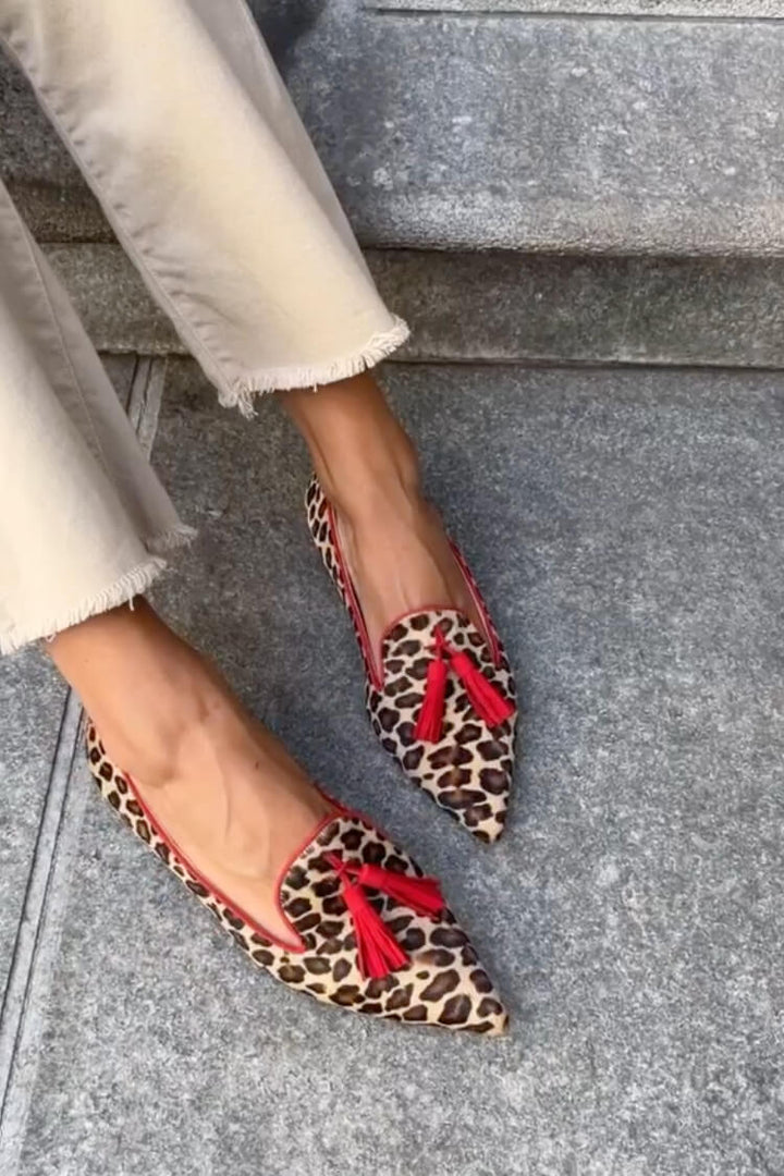 Savina | Elegante spidse loafers med frynset detaljer for et raffineret look.