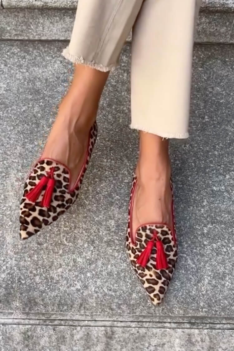 Savina | Elegante spidse loafers med frynset detaljer for et raffineret look.