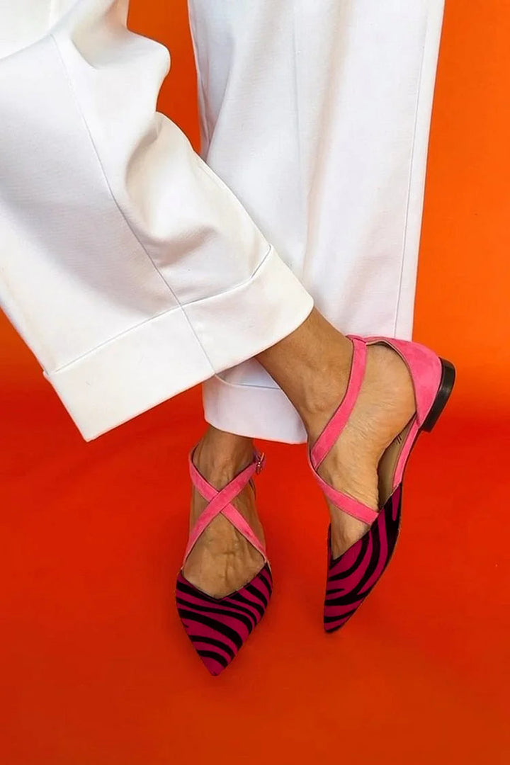 Lucrezia | Elegante ballerinaer med zebradetaljer og glamourøse lyserøde remme.
