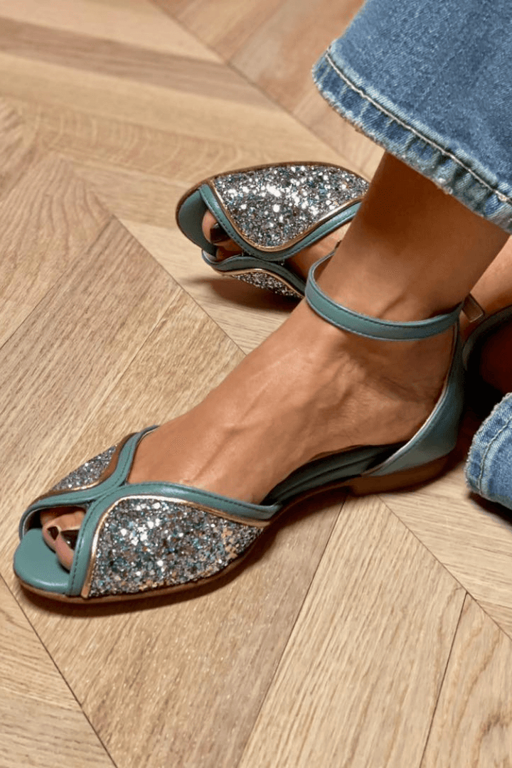Brigitta | Elegante, flade glittersandaler – perfekte til enhver lejlighed