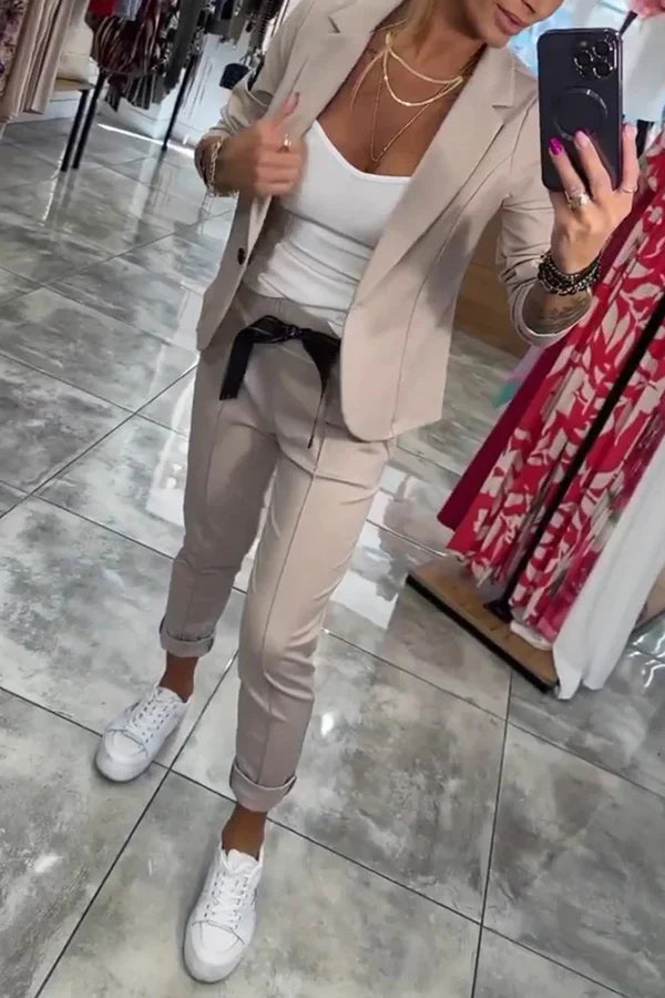 Ksenia | Skræddersyet sæt med blød blazer og afslappede joggers