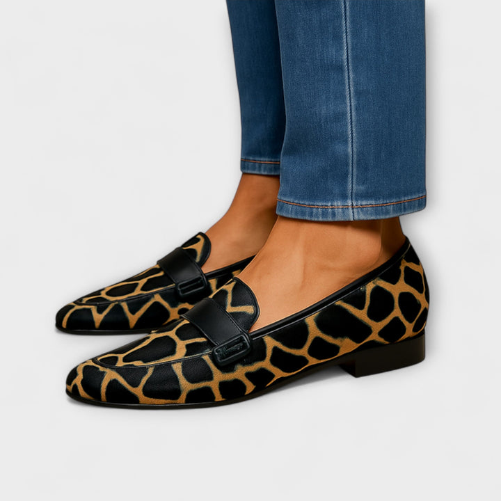 Wale-mokkasiner med leopardprint og dekorativ rem
